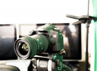 Canon EOS 70D on Sachtler Ace tripod